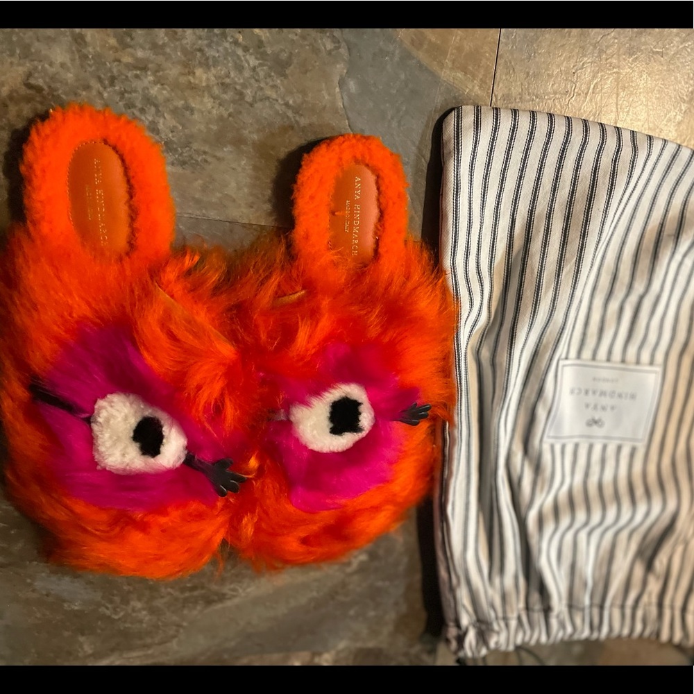 Anya Hindmarch slides never worn before too big